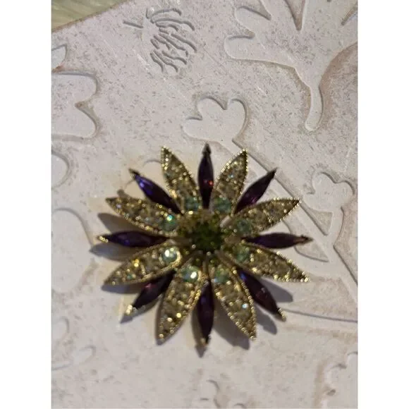 RJ Graziano Swarovski Flower Brooch  Amethyst & Peridot. Vintage Estate - Picture 10 of 10
